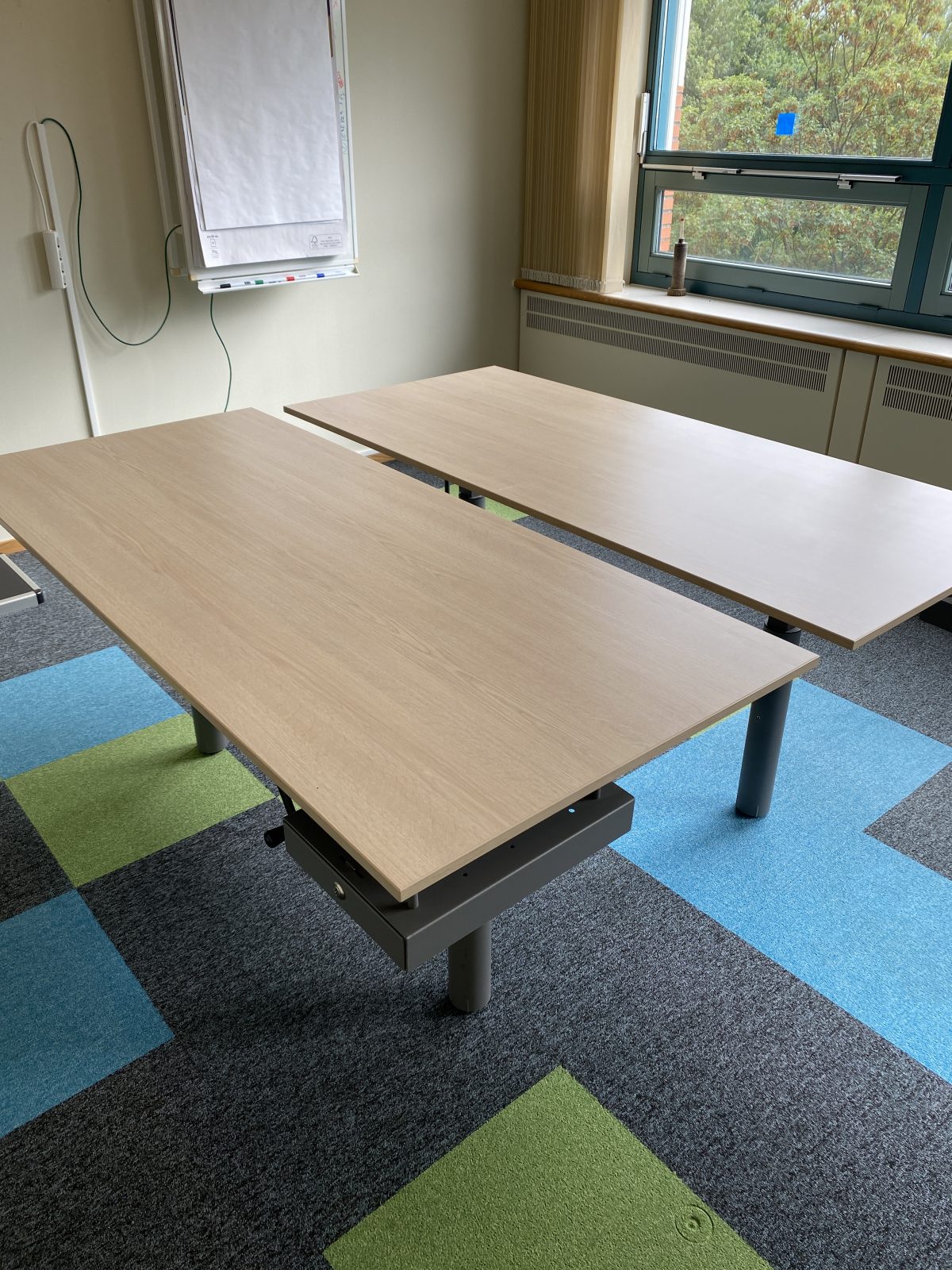 GispenTM Adjustable duo-desk with crank - 180x80xH60-83 cm, ST4335 - Image 4