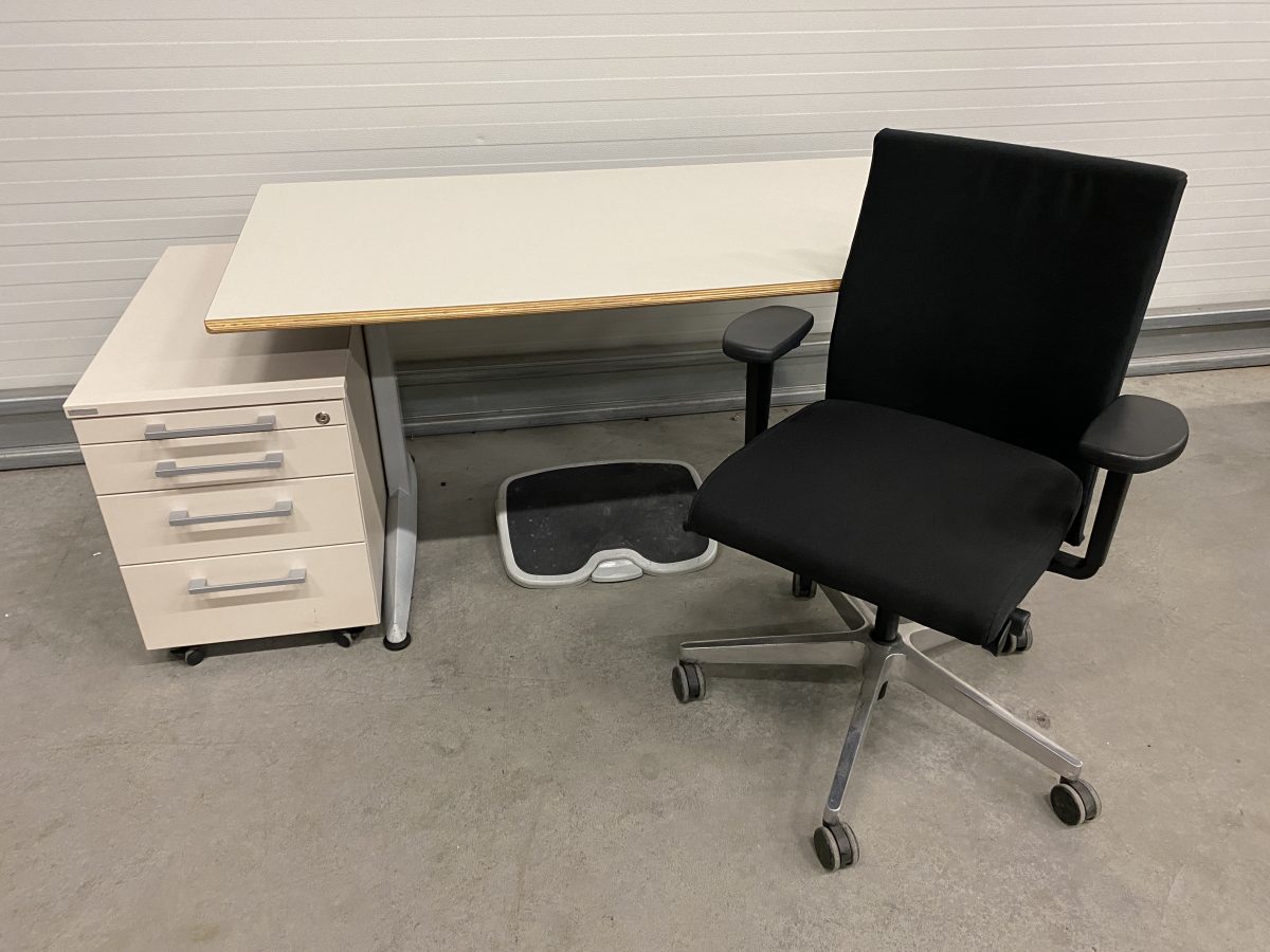 ergonomic office set zettoe desk  interstuhl refurbished ergonomic chair   palmberg drawer unit  kensington footrest st4675