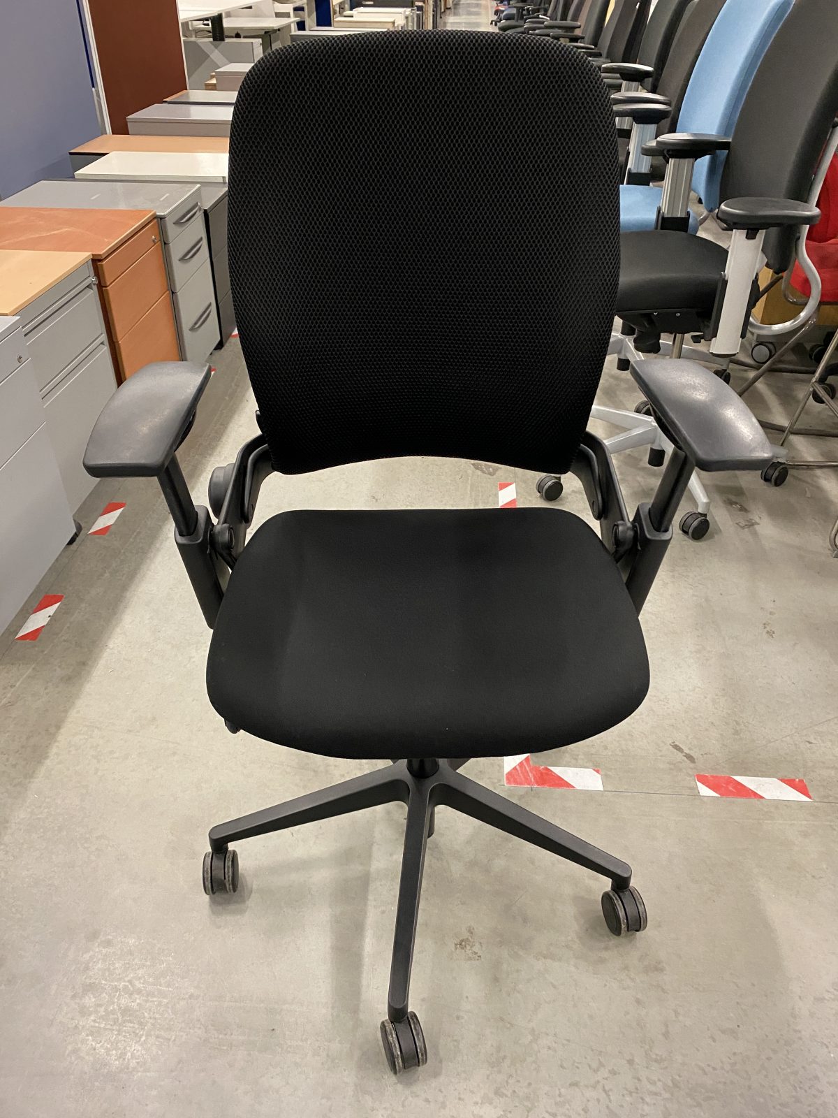 steelcase leap v2 ergonomic chair st4859