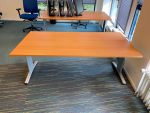 Adjustable desk with screw and cable management - 180x90xH62-84 cm, ST6651