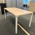 Steelcase - Adjustable desk with screw and cable management - 160x80xH64-82cm, ST8962