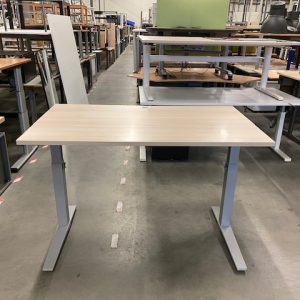 Adjustable desk with screw - 135x80xH62-90 cm, ST9144