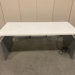Adjustable desk with screw and power socket – 180x80xH62-82 cm, ST01518