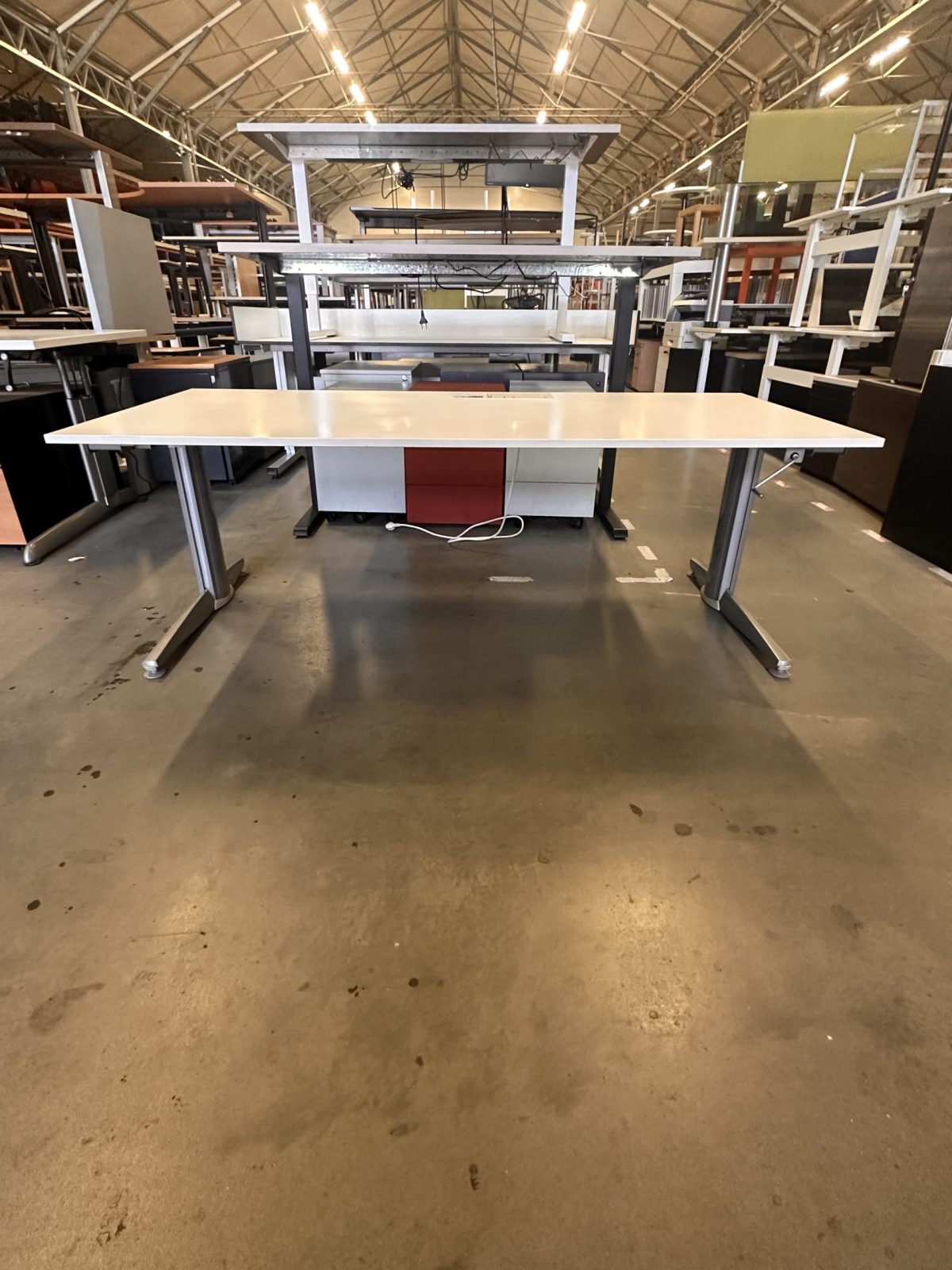 Adjustable desk with crank, power socket and cable management – 180x80xH64-92 cm, ST02488 - Image 2