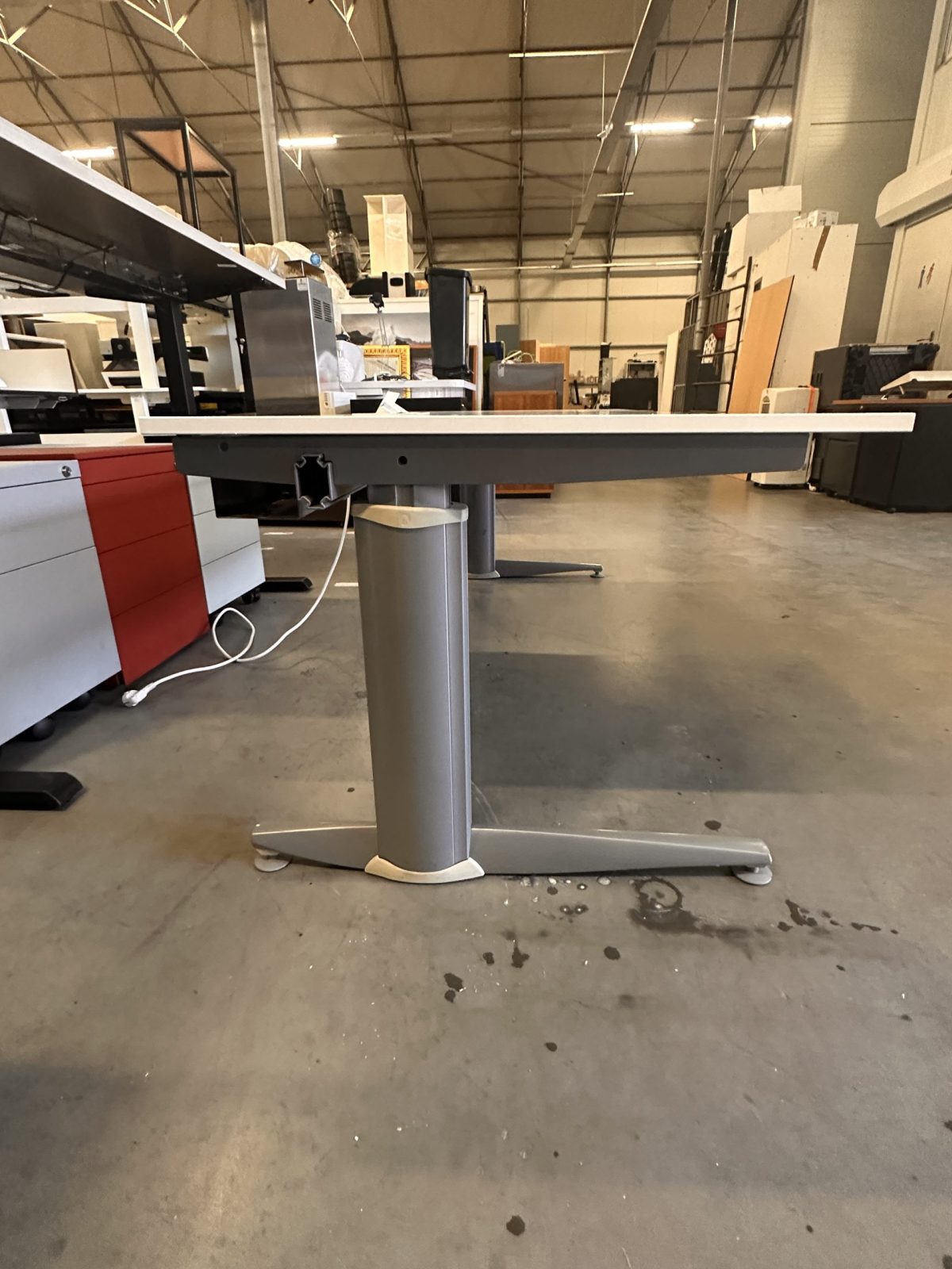 Adjustable desk with crank, power socket and cable management – 180x80xH64-92 cm, ST02488 - Image 9