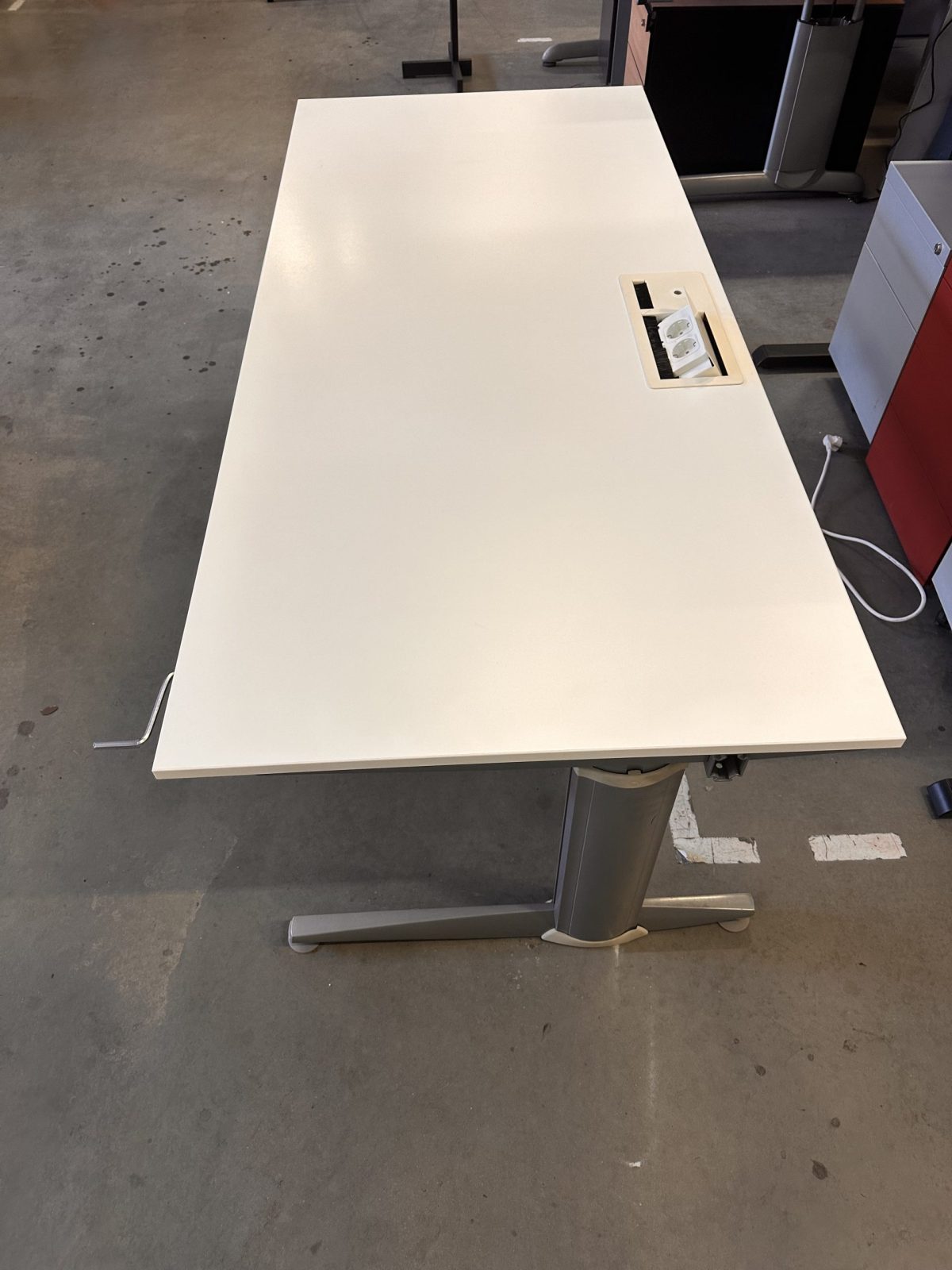 Adjustable desk with crank, power socket and cable management – 180x80xH64-92 cm, ST02488 - Image 6