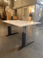 Vepa - Adjustable desk with crank and cable management – 140x80xH64-84 cm, ST02520 - Image 3