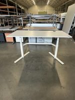 Gispen TM - Electric sit-stand desk with cable management 160x80xH64-130 cm, ST02683