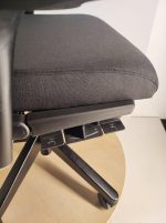 Haworth D5975 – Ergonomic chair with NEW FABRIC, ST02595 - Image 9