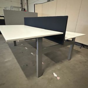 Ahrend – Adjustable duo-desk with button, cable management and divider ( NEW FABRIC ) – 180x80xH64-84 cm, ST03157