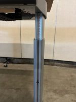 Scharf – Adjustable desk refurbished with screw and cable management ( the top is NEW ) – 140x80xH64-84 cm, ST03222 - Image 9