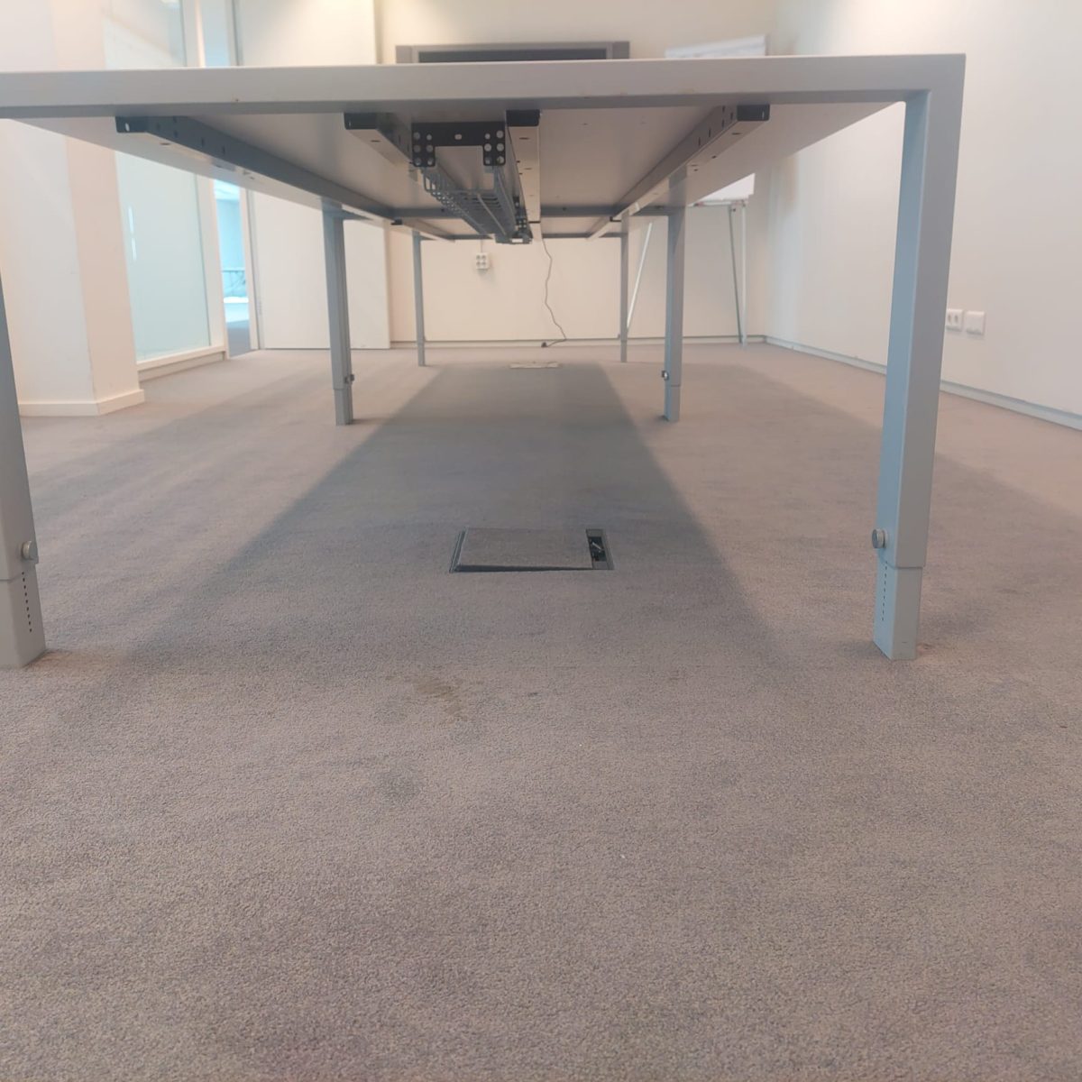 Ahrend - Adjustable conference table with screw, cable management and power socket – 240x120xH62-84 cm, ST03314 - Image 14