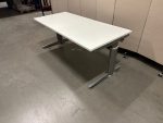 Aspa – Adjustable desk refurbished with crank and cable management ( the top is NEW ) – H62-84 cm, ST03721 - Image 4