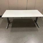 Aspa – Adjustable desk refurbished with crank and cable management ( the top is NEW ) – H62-84 cm, ST03721