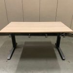 Vepa – Adjustable desk with crank and cable management – 140x80xH64-84 cm, ST03906