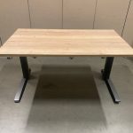 Vepa – Adjustable desk refurbished with crank and cable management ( the top is NEW ) – 120x80xH64-84 cm, ST03905