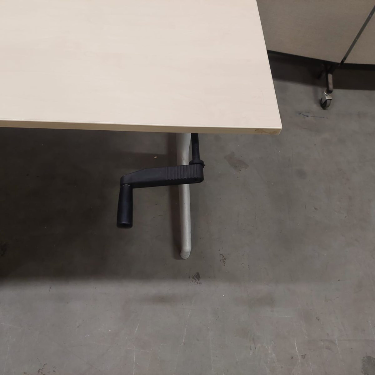 Lensvelt – Adjustable desk with crank – 180x80xH62-92 cm, ST04031 - Image 10