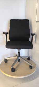 Steelcase Think V1 - Ergonomic chair with new fabric, ST04136