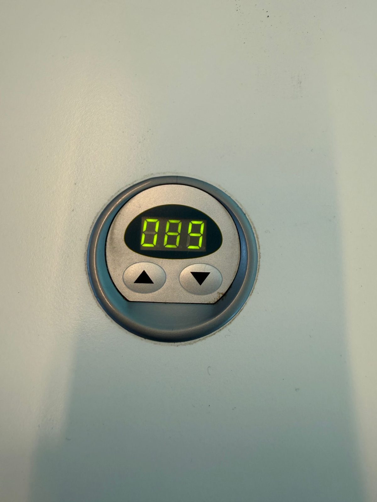 Vepa - Adjustable electric sit-sit duo-desk with cable management, socket, divider - 180x80xH64-89 cm, ST04156 - Image 6