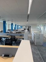 Kinnarps - Electric adjustable Sit-stand Duo desk with clable management and divider - 160x80xH62-128 cm, ST04234 - Image 19