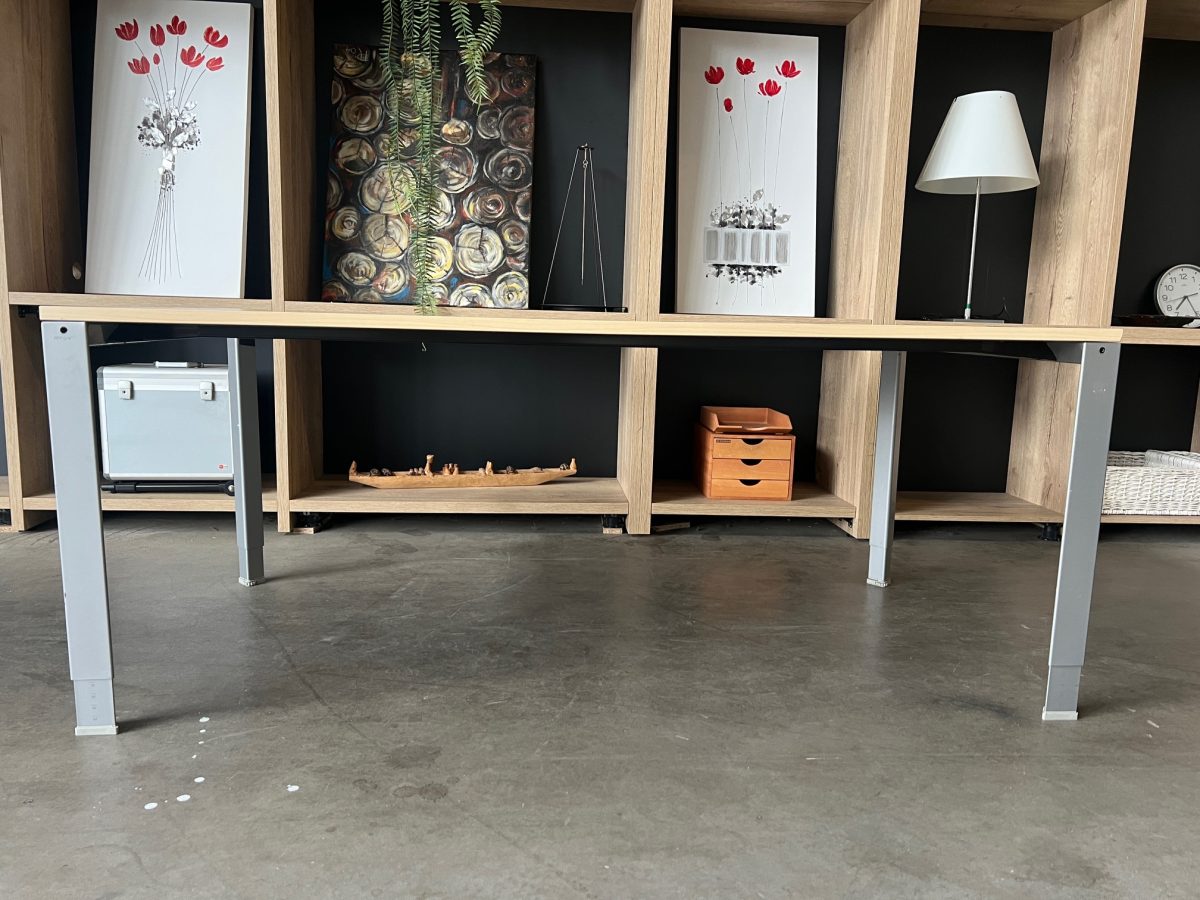 Ahrend - Adjustable desk with screw – 180x90xH64-86 cm, ST04248 - Image 5