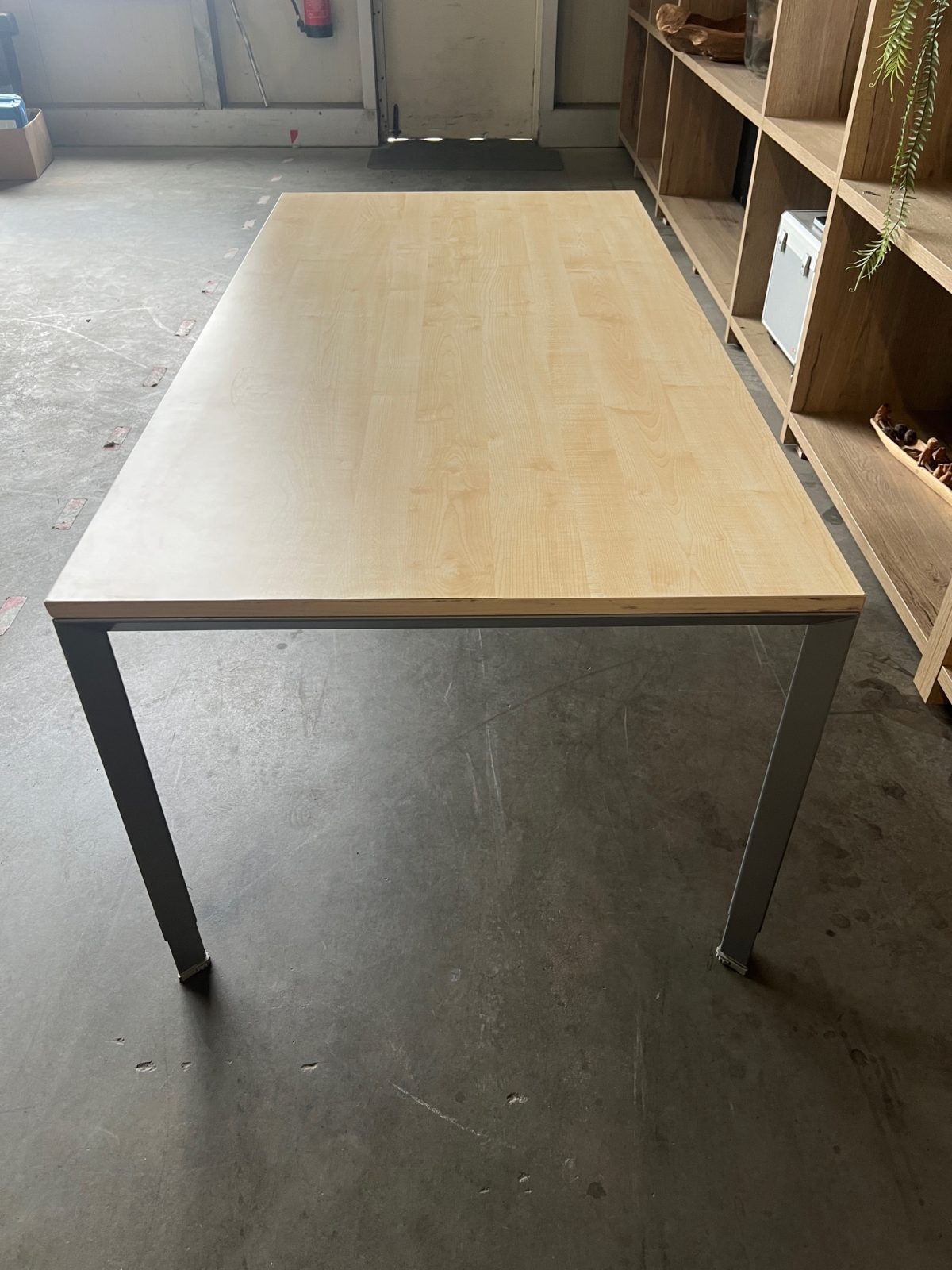 Ahrend - Adjustable desk with screw – 180x90xH64-86 cm, ST04248 - Image 4