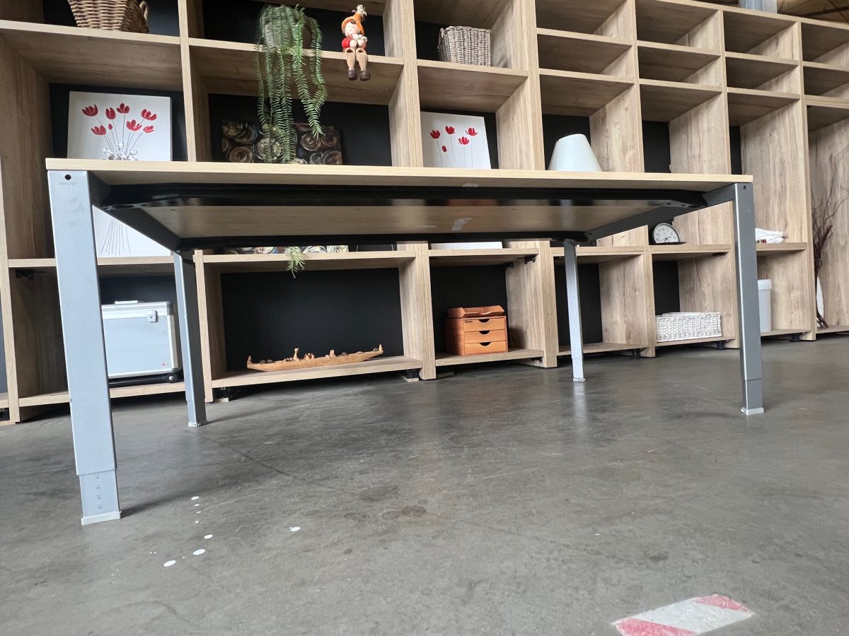 Ahrend - Adjustable desk with screw – 180x90xH64-86 cm, ST04248 - Image 6