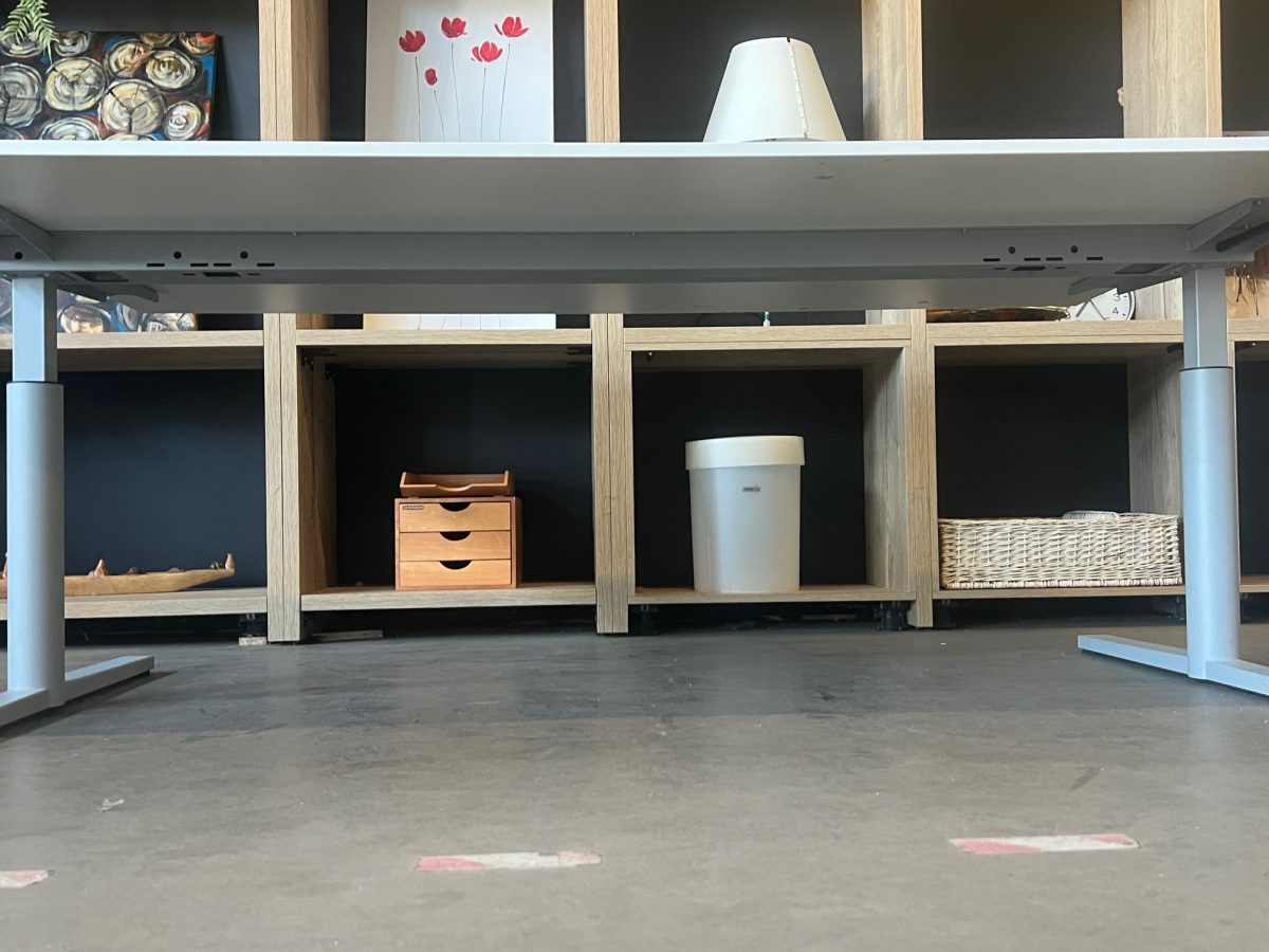 Gispen TM – Adjustable desk with crank and cable management – 200x120xH62-86 cm, ST04323 - Image 4