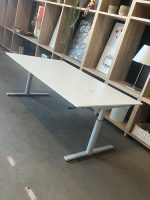 Gispen TM – Adjustable desk with crank and cable management – 200x120xH62-86 cm, ST04323 - Image 6