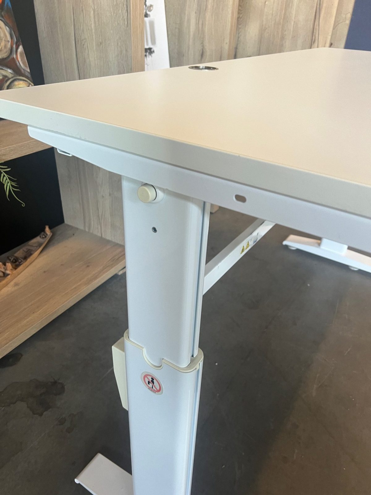 Actiforce – Adjustable sit-stand desk with crank and cable management – 160x80xH70-120 cm, ST04326 - Image 7