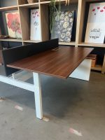 Ahrend – Adjustable duo-desk with crank, acoustic panel ( NEW FABRIC), cable management and power socket – 160x80xH62-86 cm, ST04327 - Image 6