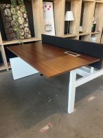 Ahrend – Adjustable duo-desk with crank, acoustic panel ( NEW FABRIC), cable management and power socket – 160x80xH62-86 cm, ST04327 - Image 7