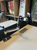 Ahrend – Adjustable duo-desk with crank, Ergotron monitor arm, acoustic panel ( NEW FABRIC), cable management and power socket – 160x80xH62-86 cm, ST04329 - Image 9