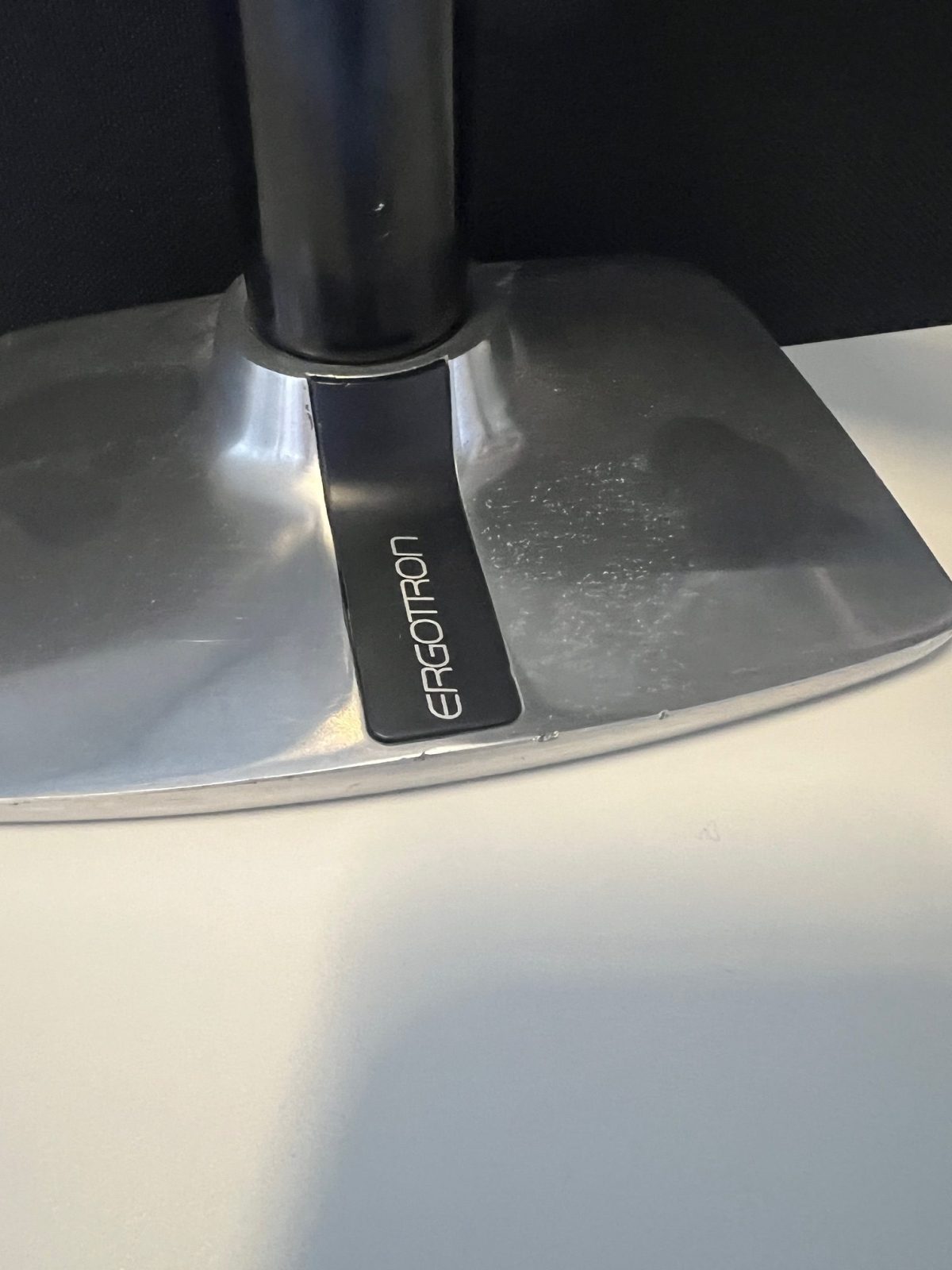 Ahrend – Adjustable duo-desk with crank, Ergotron monitor arm, acoustic panel ( NEW FABRIC), cable management and power socket – 160x80xH62-86 cm, ST04329 - Image 8