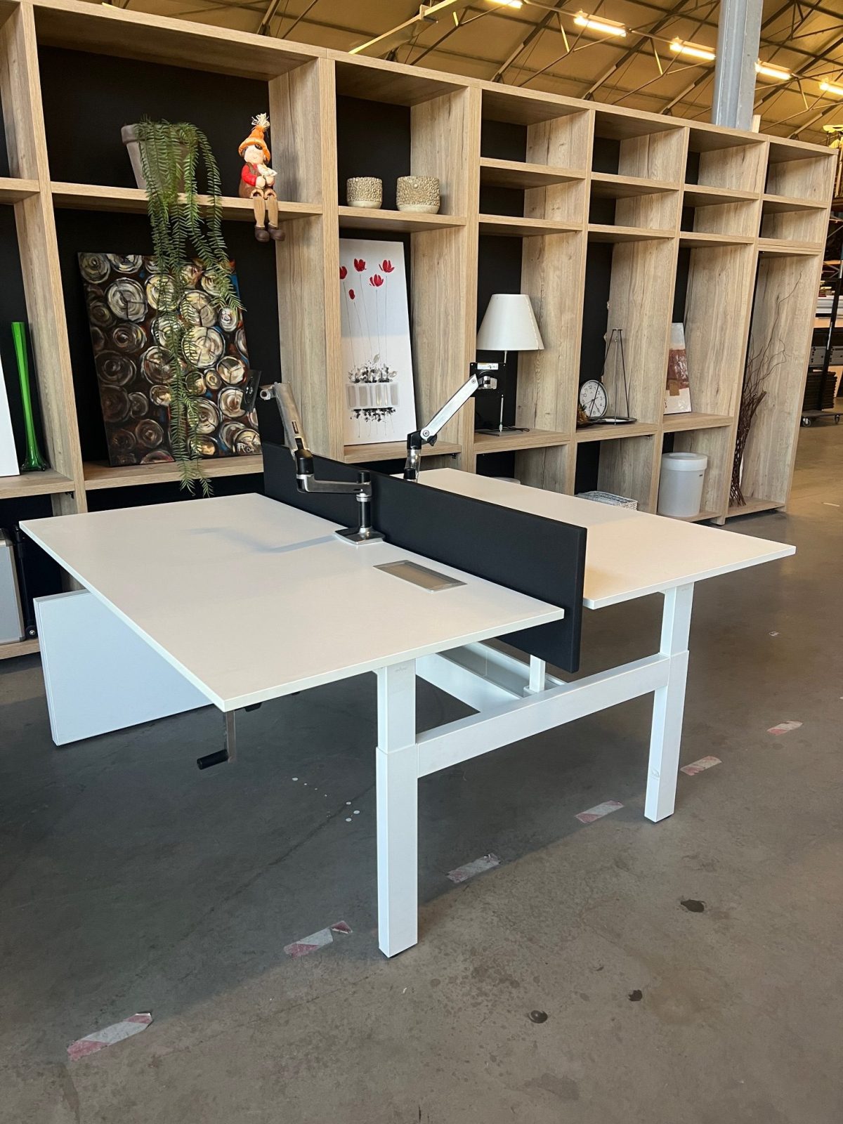 Ahrend – Adjustable duo-desk with crank, Ergotron monitor arm, acoustic panel ( NEW FABRIC), cable management and power socket – 160x80xH62-86 cm, ST04329 - Image 7