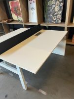 Ahrend – Adjustable duo-desk with crank, acoustic panel ( NEW FABRIC), cable management and power socket – 160x80xH62-86 cm, ST04330 - Image 6