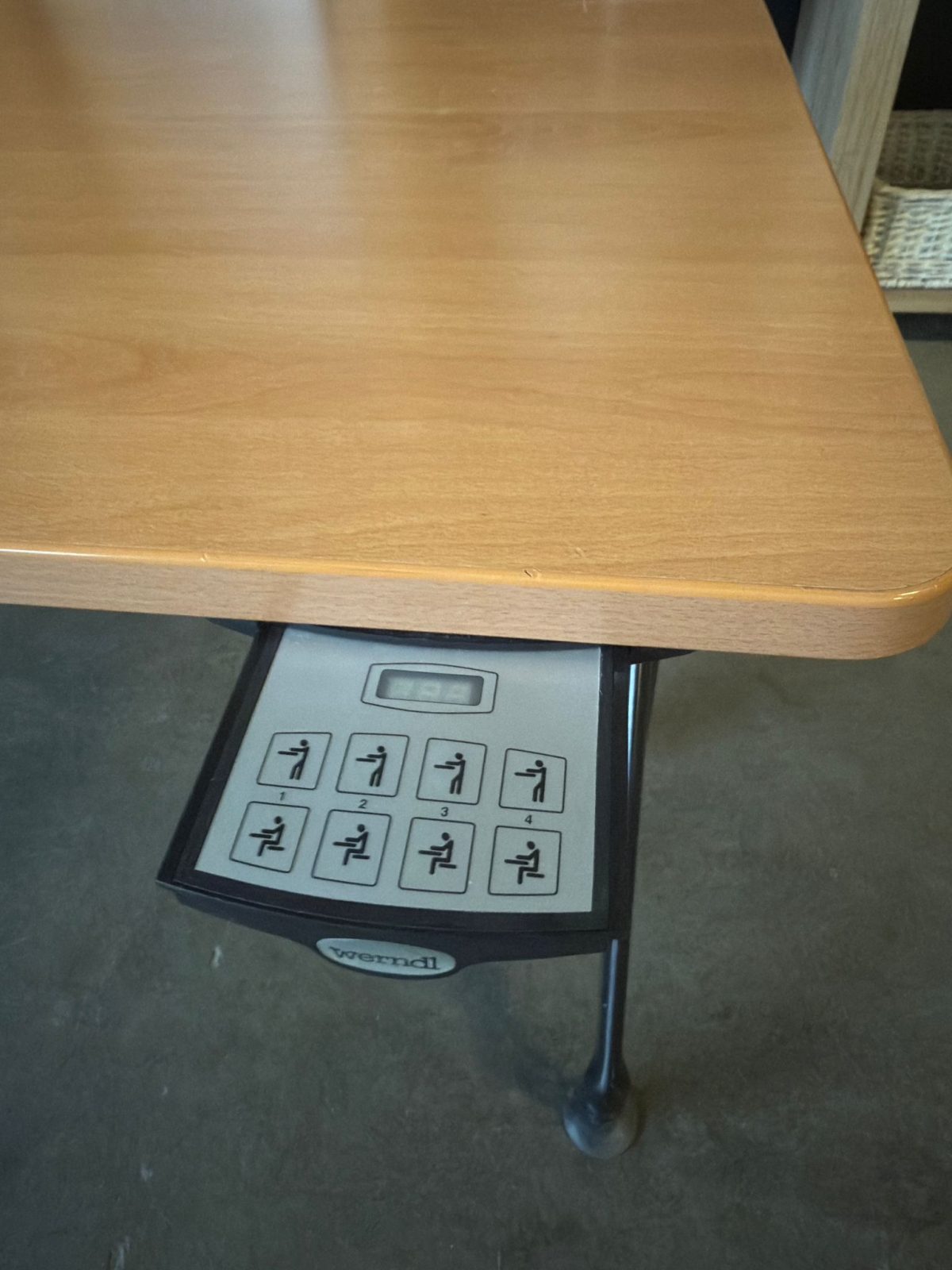 Werndl – Electric adjustable desk - 180x90xH65-110 cm, ST04336 - Image 4