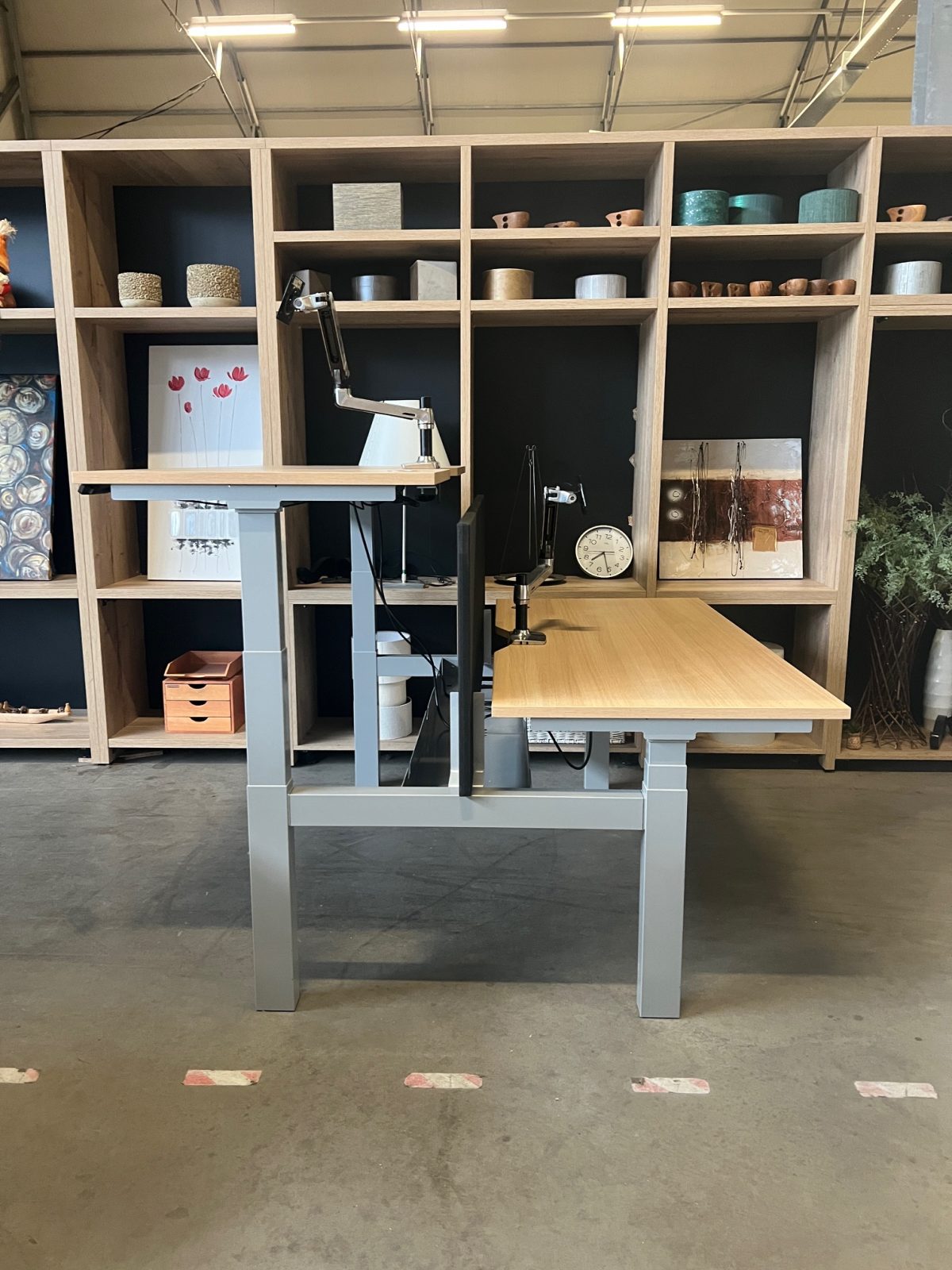 Voortman – Electric sit-stand duo-desk with cable management, Ergotron monitor arm, acoustic panel ( NEW FABRIC) – 160x76xH65-125 cm, ST04376 - Image 2