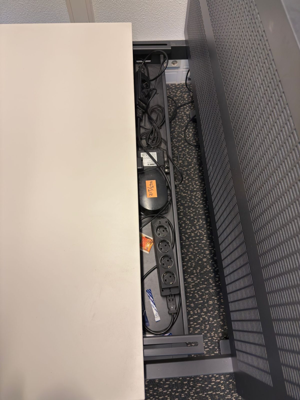 Drentea - Electric sit-stand duo-desk with cable management and divider – 140x80xH62-128 cm, ST04426 - Image 6