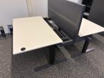 Drentea - Electric sit-stand duo-desk with cable management and divider – 140x80xH62-128 cm, ST04426 - Image 5