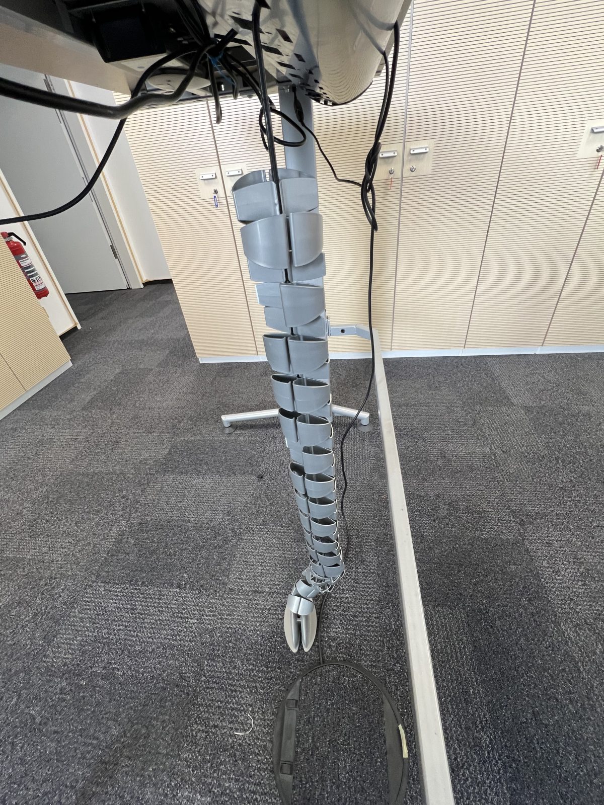 Electric sit-stand desk with cable management and display with memory – 160x80x72-138 cm, ST04419 - Image 11