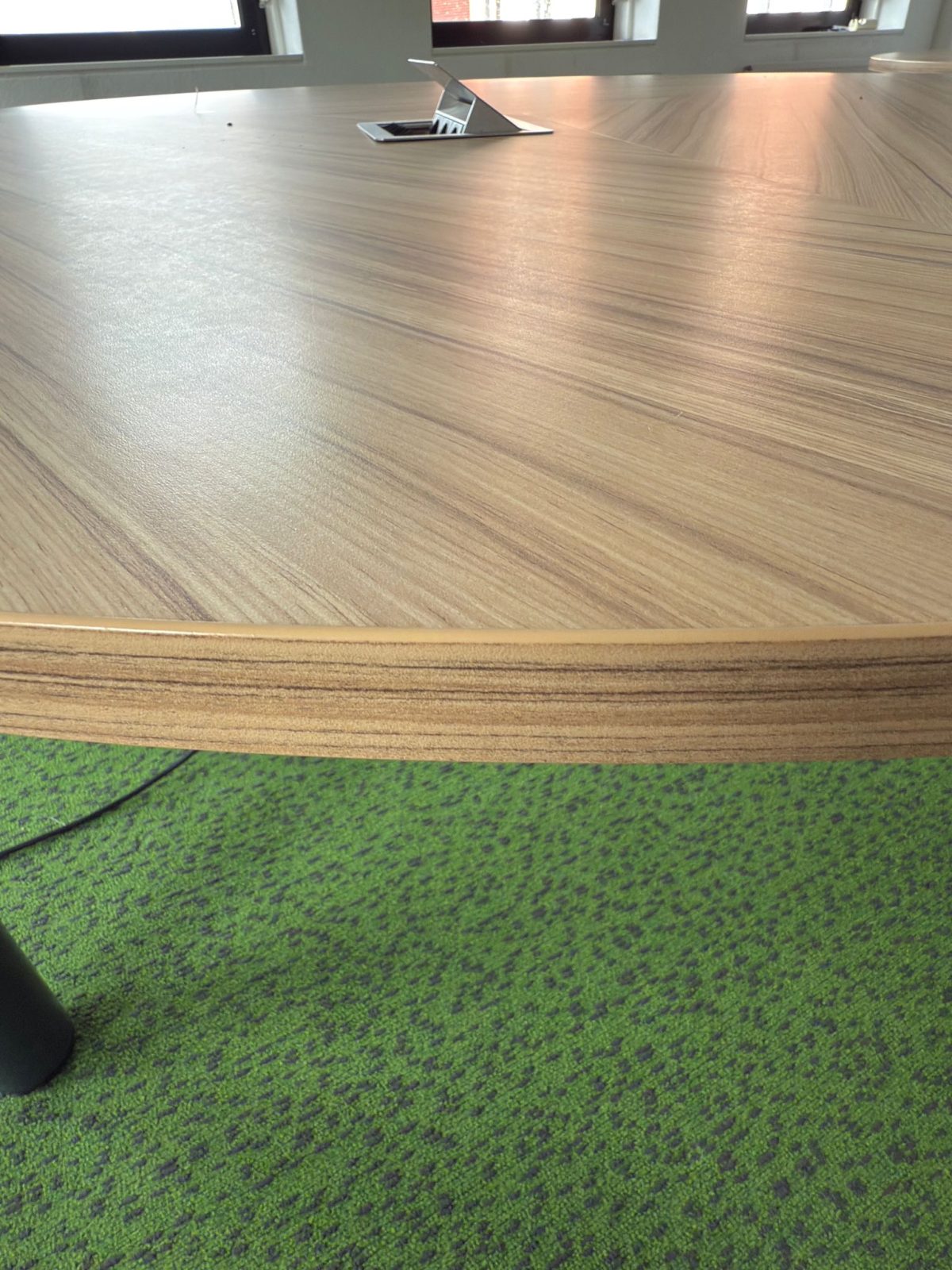 Conference table with power socket – diameter 200xH75 cm, ST04410 - Image 6