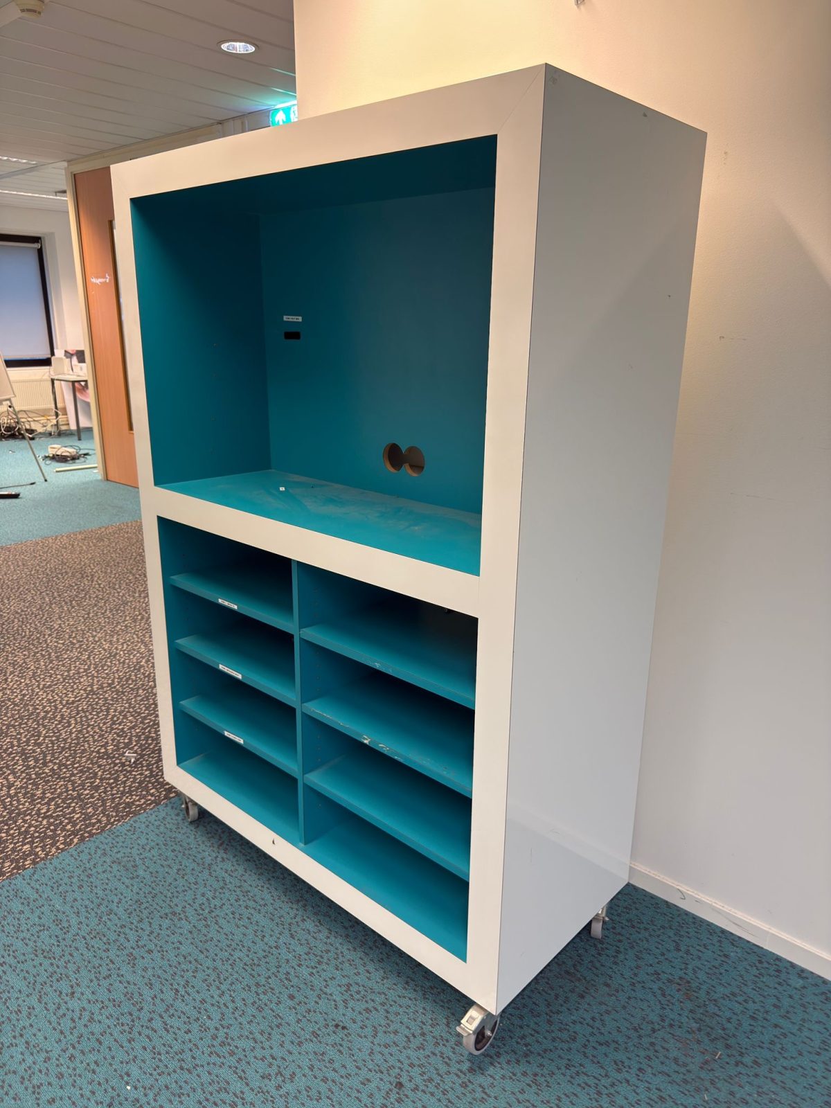 Storage cabinet on wheels – 126x55xH182 cm, ST04428 - Image 3