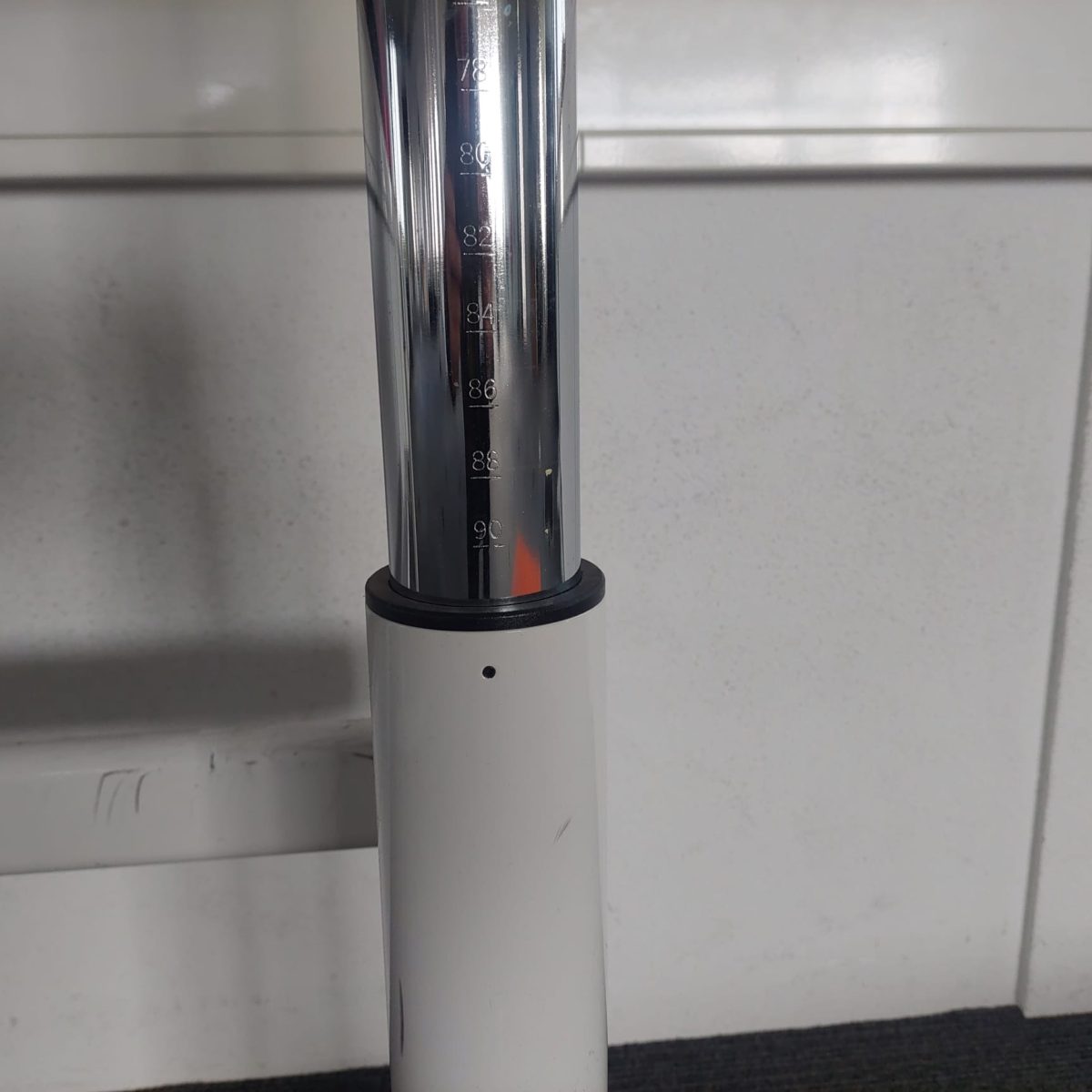 Palmberg – Adjustable desk with crank and cable management – 120x80xH64-84 cm, ST03299 - Image 5