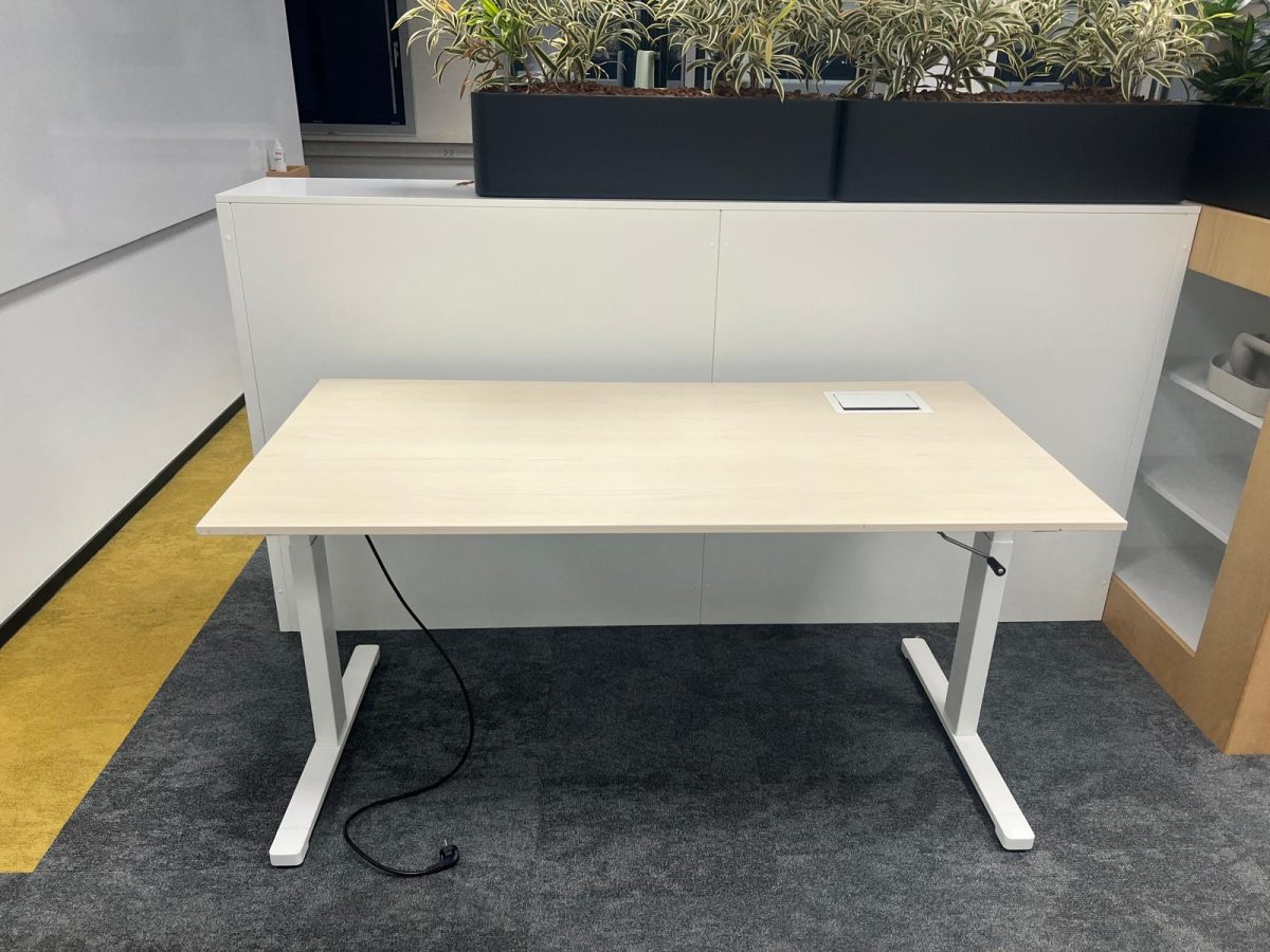 Drentea – Adjustable desk with crank, power socket and cable management – 160x80xH65-89 cm, ST04443 - Image 3