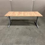 Adjustable desk refurbished with crank and cable management ( the top is NEW ) – 180x80xH62-86 cm, ST04068