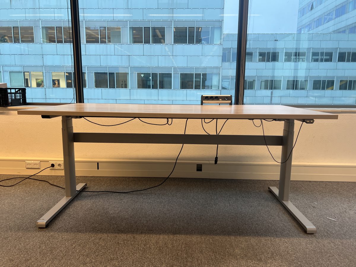 Electric sit-stand desk with power socket – 180x90xH65-115 cm, ST04461 - Image 3