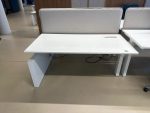 Voortman – Electric sit-stand duo-desk with cable management , power socket and divider – 160x80xH65-130 cm, ST04450 - Image 3
