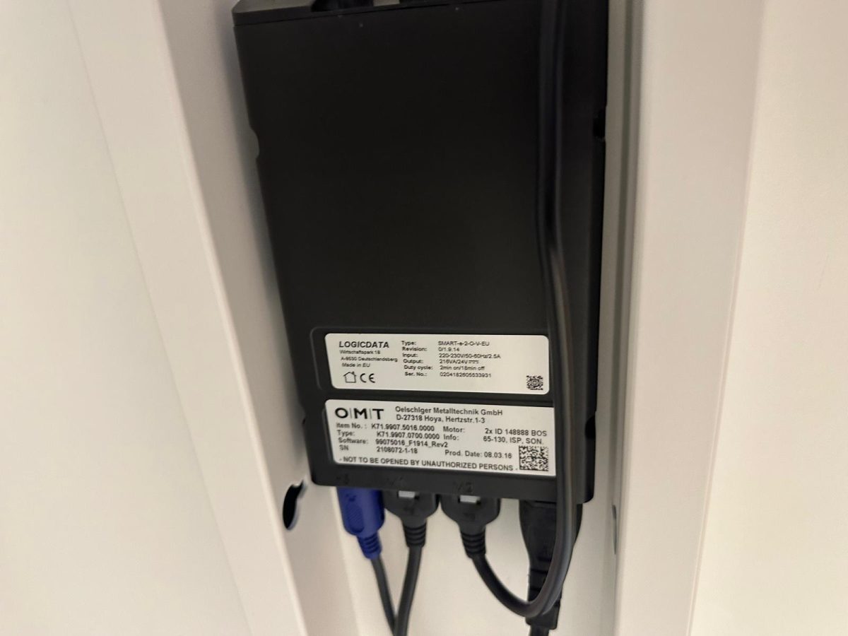 Voortman – Electric sit-stand duo-desk with cable management , power socket and divider – 160x80xH65-130 cm, ST04450 - Image 6