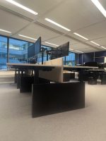 Drentea – Adjustable duo-desk with crank, cable management, power socket, monitor, monitor support and divider – 180x90xH62-86 cm, ST04451 - Image 3